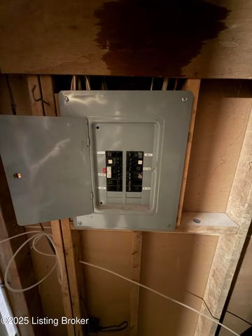 378 Dawson Hill Rd, Louisville, KY 40299