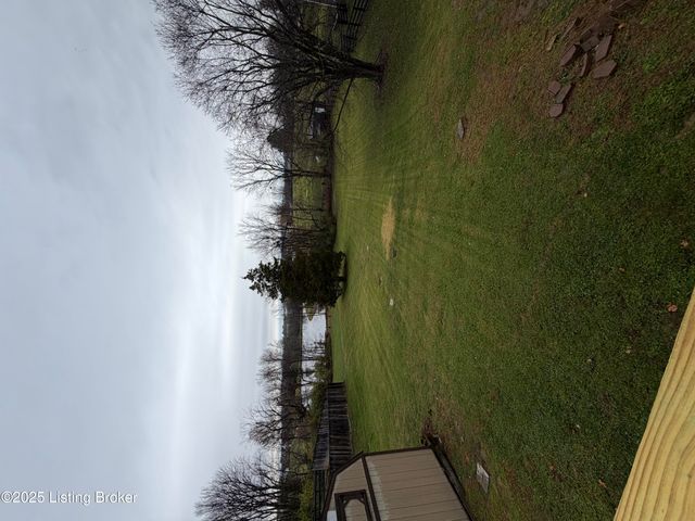 378 Dawson Hill Rd, Louisville, KY 40299