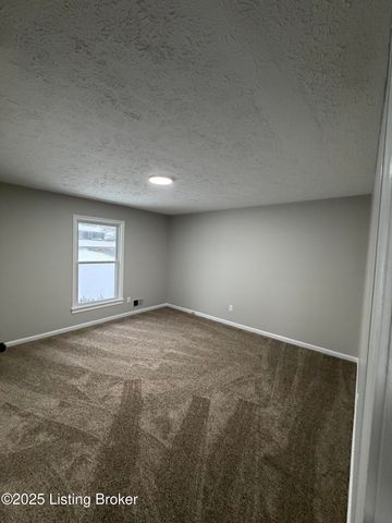 378 Dawson Hill Rd, Louisville, KY 40299