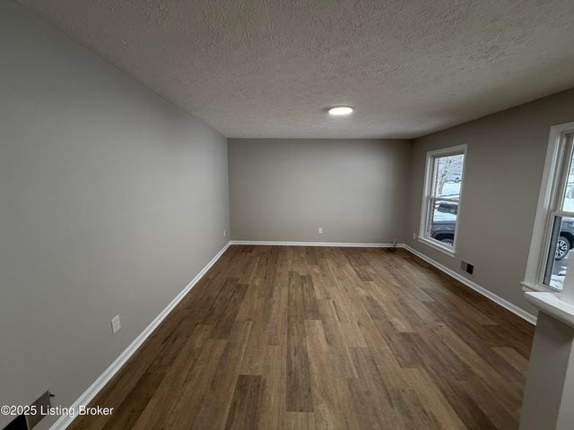 378 Dawson Hill Rd, Louisville, KY 40299