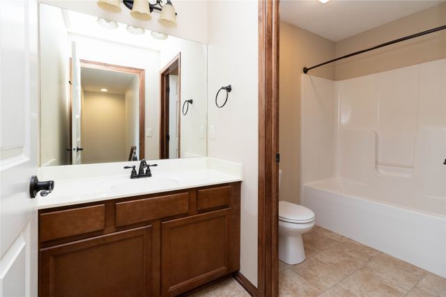 1031 Norwood Court, Norwalk, IA 50211