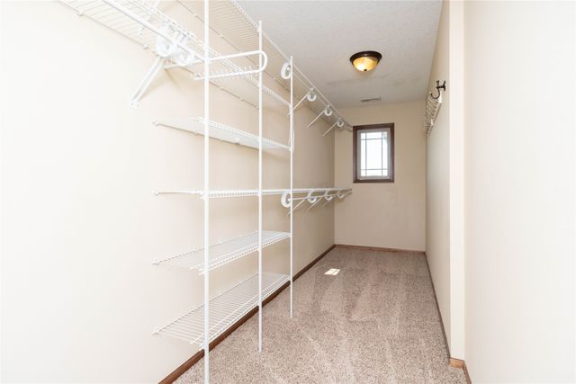 1031 Norwood Court, Norwalk, IA 50211