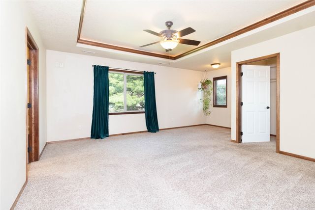1031 Norwood Court, Norwalk, IA 50211