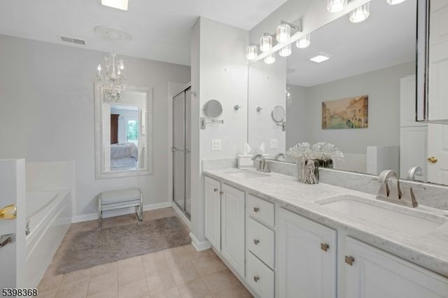 8 Caleb Ct 904, Hardyston Twp., NJ 07419