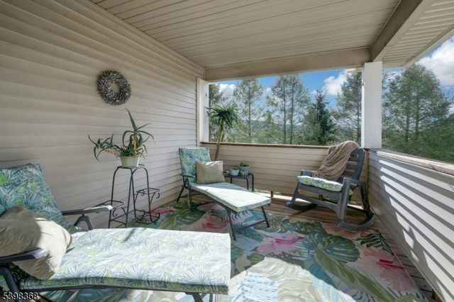 8 Caleb Ct 904, Hardyston Twp., NJ 07419