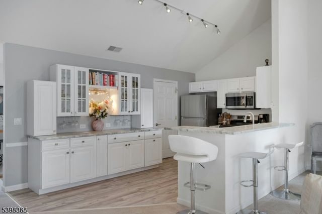 8 Caleb Ct 904, Hardyston Twp., NJ 07419