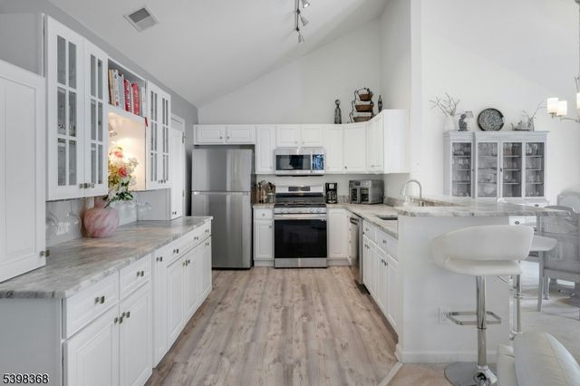 8 Caleb Ct 904, Hardyston Twp., NJ 07419