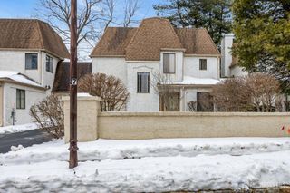 89 Park Gate Drive, Edison, NJ 08820