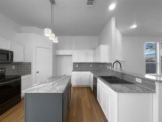 104 Crown Drive, Rhome, TX 76078