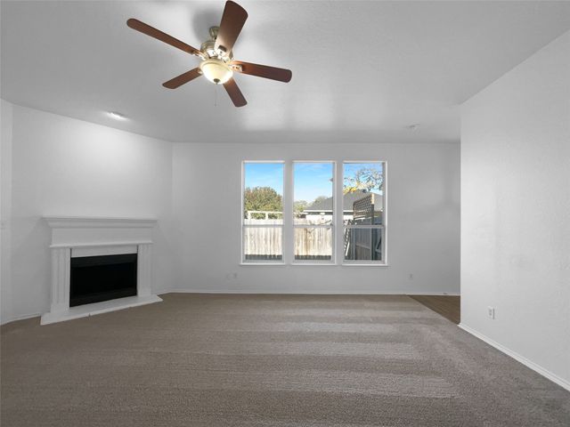 104 Crown Drive, Rhome, TX 76078