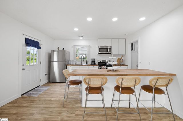 50 Coastine Drive, Inman, SC 29349