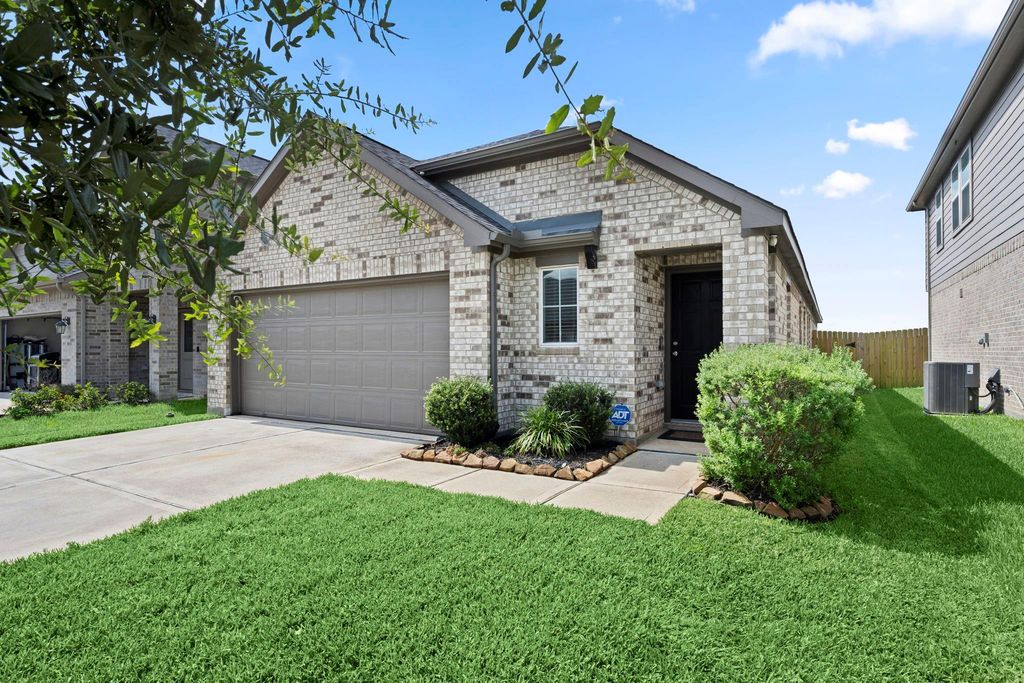 17711 Chartertree Lane, Tomball, TX 77377