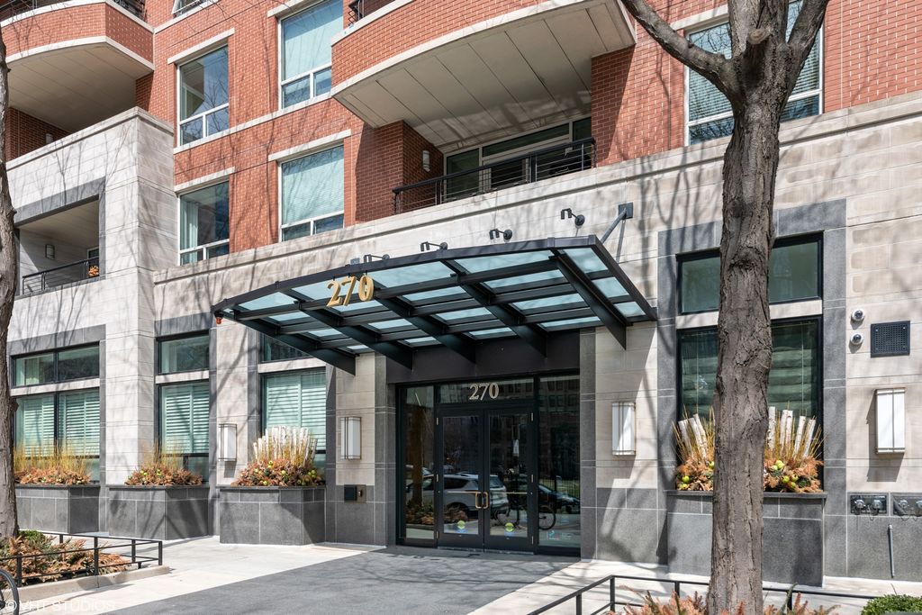 270 E Pearson Street 803, Chicago, IL 60611