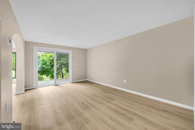 1806 N SHORE CT, Reston, VA 20190