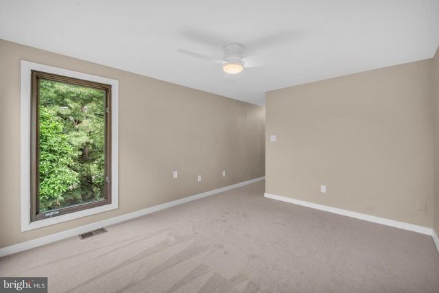 1806 N SHORE CT, Reston, VA 20190