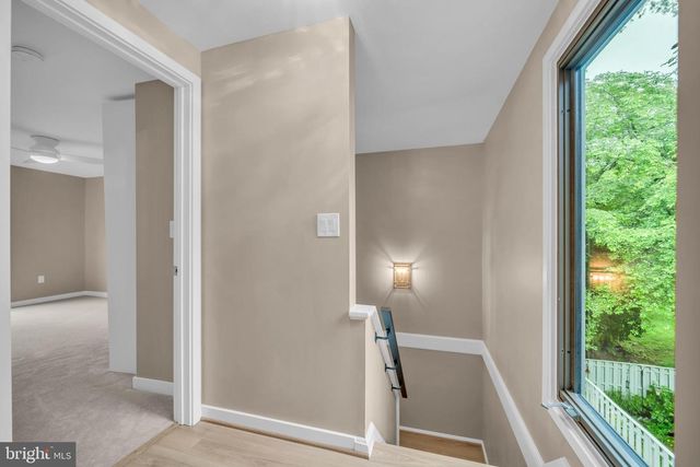 1806 N SHORE CT, Reston, VA 20190