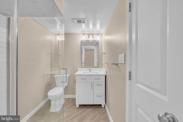 1806 N SHORE CT, Reston, VA 20190