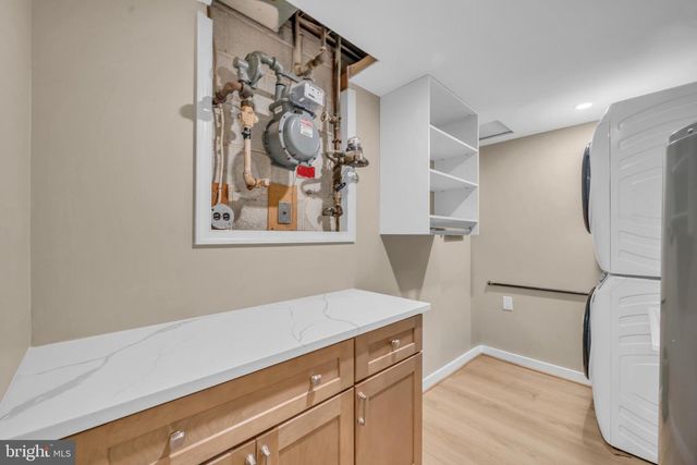 1806 N SHORE CT, Reston, VA 20190