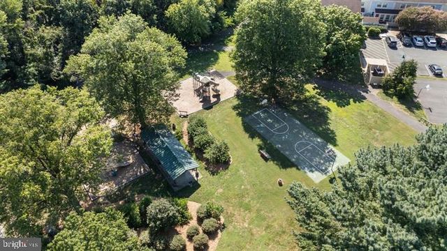 1806 N SHORE CT, Reston, VA 20190