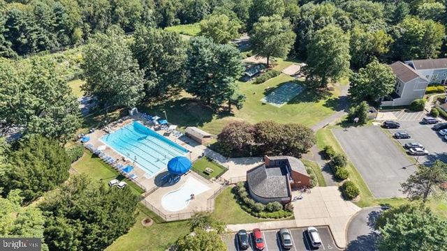 1806 N SHORE CT, Reston, VA 20190