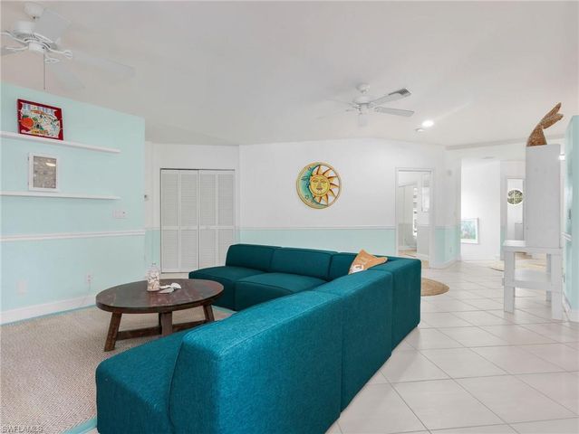 1100 Diamond CIR 1104, Naples, FL 34110