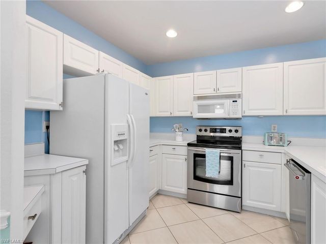 1100 Diamond CIR 1104, Naples, FL 34110