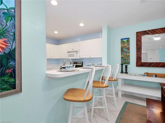 1100 Diamond CIR 1104, Naples, FL 34110