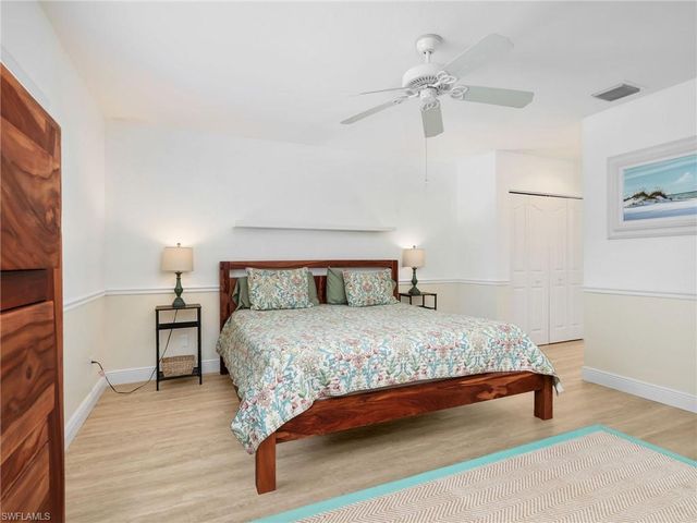 1100 Diamond CIR 1104, Naples, FL 34110