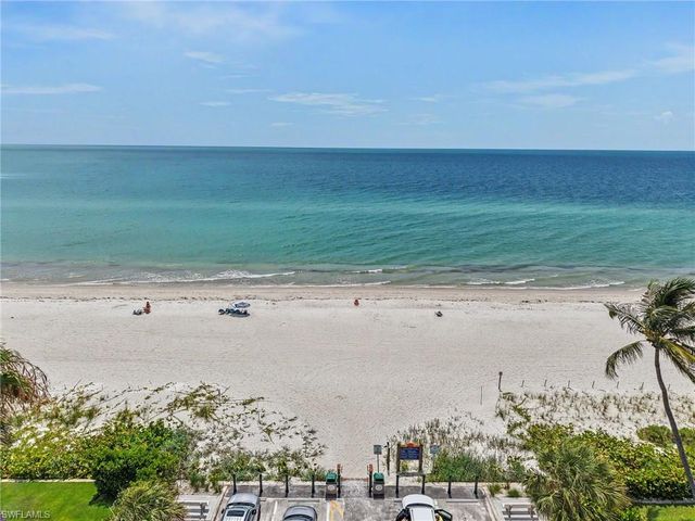 1100 Diamond CIR 1104, Naples, FL 34110