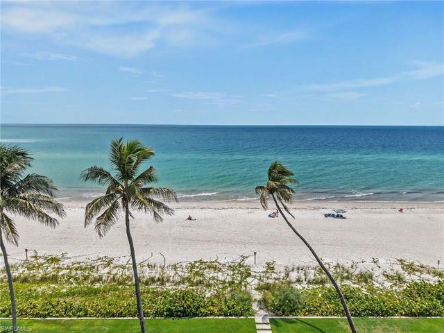1100 Diamond CIR 1104, Naples, FL 34110