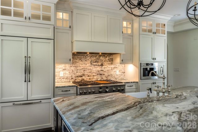 72 Windsor Road, Asheville, NC 28804