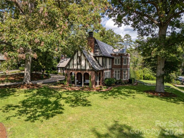 72 Windsor Road, Asheville, NC 28804