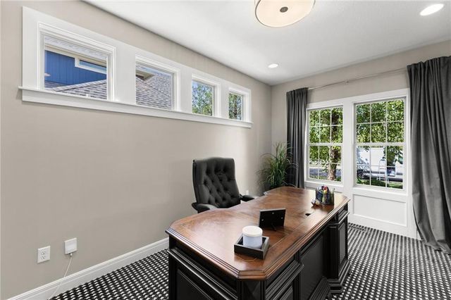 24913 W 98th Street, Lenexa, KS 66227