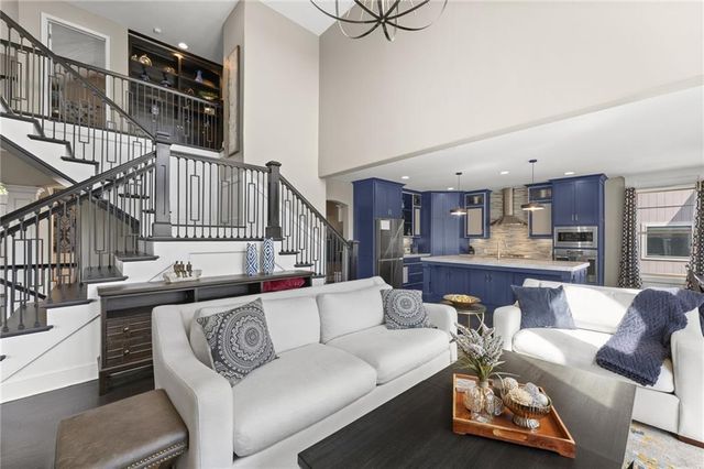 24913 W 98th Street, Lenexa, KS 66227