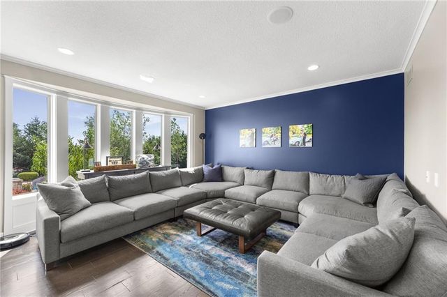 24913 W 98th Street, Lenexa, KS 66227