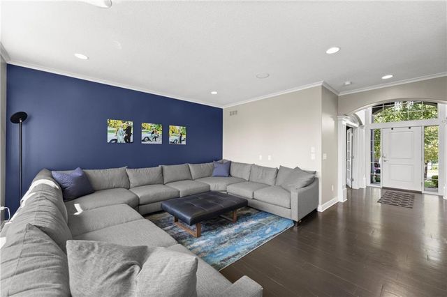 24913 W 98th Street, Lenexa, KS 66227