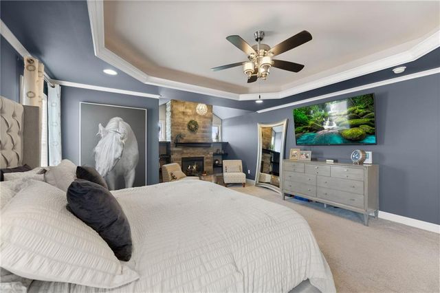24913 W 98th Street, Lenexa, KS 66227