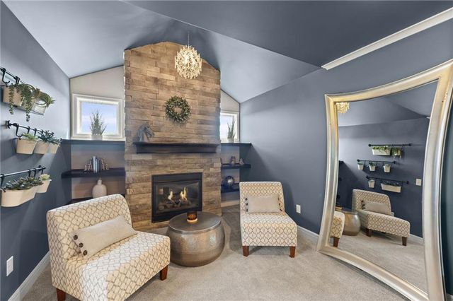 24913 W 98th Street, Lenexa, KS 66227