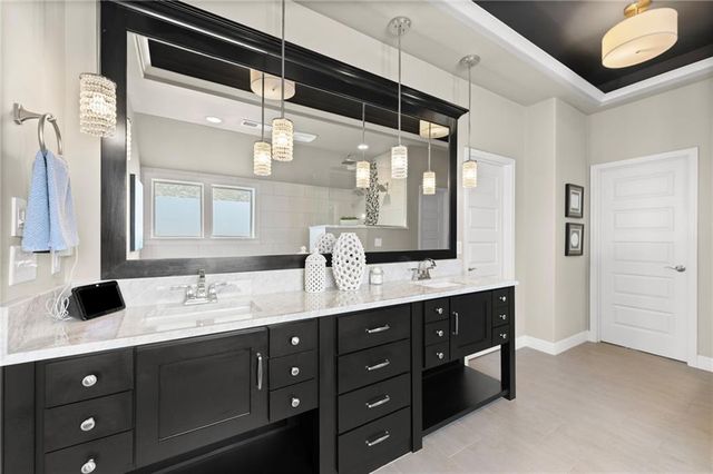 24913 W 98th Street, Lenexa, KS 66227
