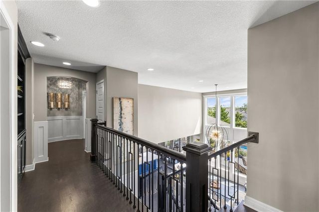24913 W 98th Street, Lenexa, KS 66227