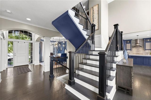 24913 W 98th Street, Lenexa, KS 66227