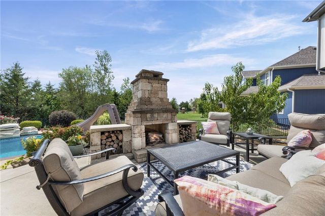 24913 W 98th Street, Lenexa, KS 66227