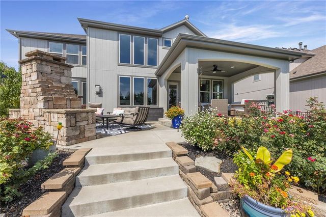 24913 W 98th Street, Lenexa, KS 66227