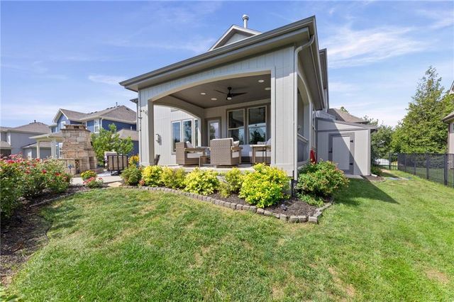 24913 W 98th Street, Lenexa, KS 66227