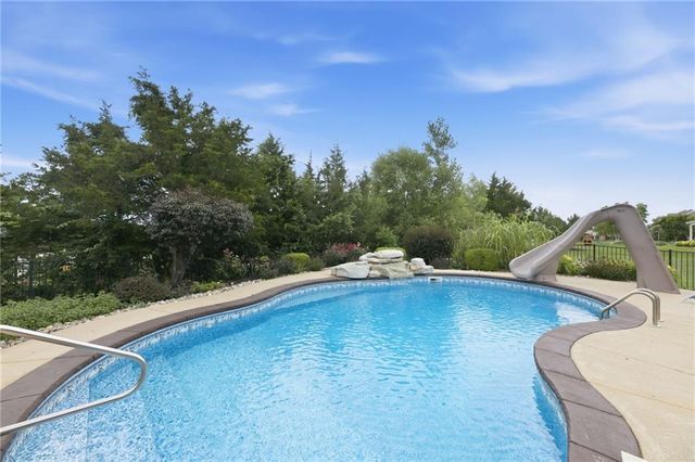 24913 W 98th Street, Lenexa, KS 66227