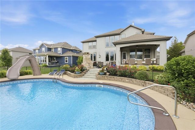 24913 W 98th Street, Lenexa, KS 66227