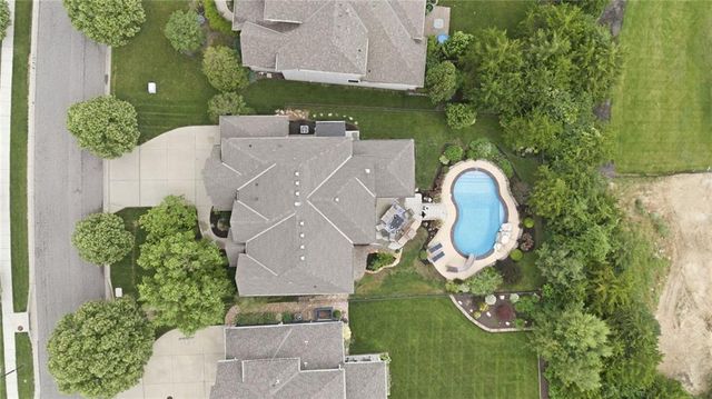 24913 W 98th Street, Lenexa, KS 66227
