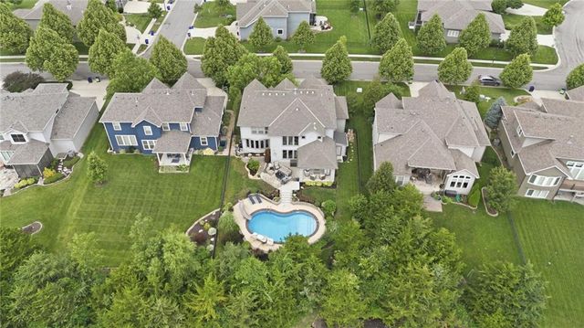 24913 W 98th Street, Lenexa, KS 66227