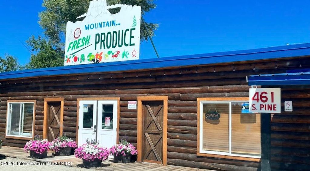 461 S PINE Street, Pinedale, WY 82941