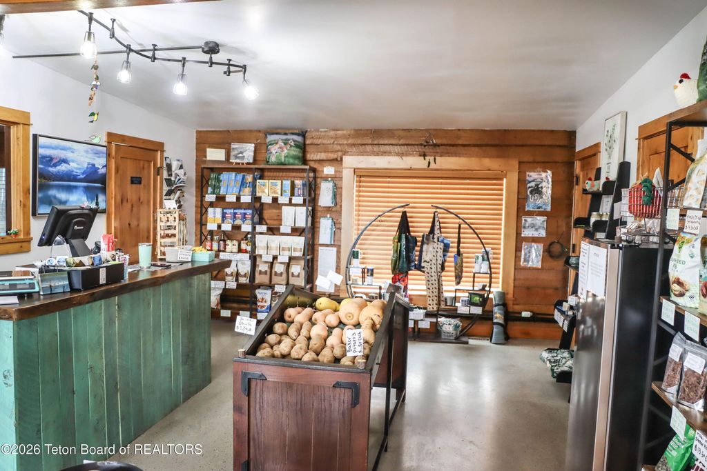 461 S PINE Street, Pinedale, WY 82941 photo 5